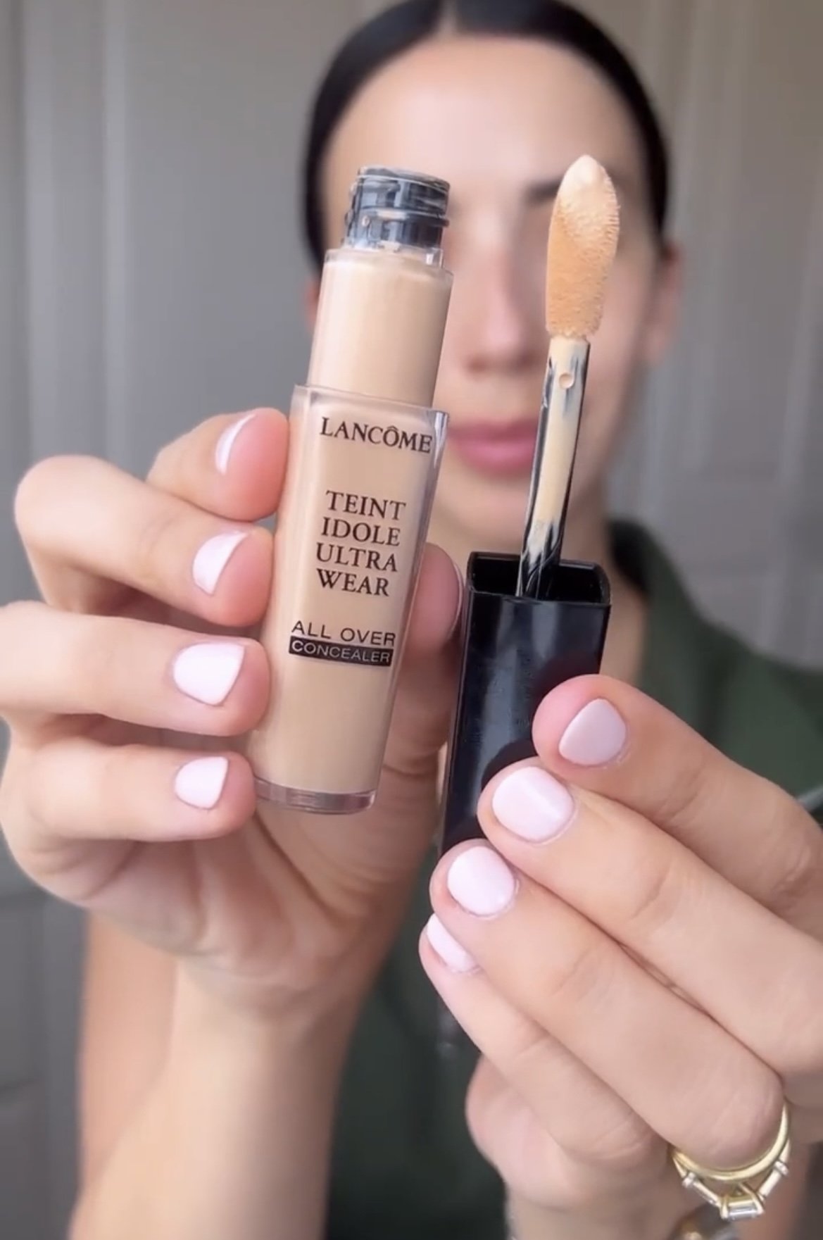 HOW TO CHOOSE A CONCEALER
